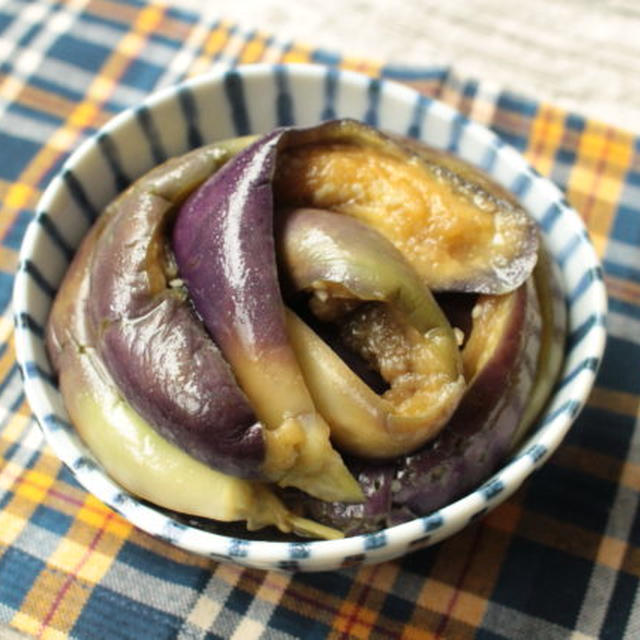 簡単スピードおかず。やみつき茄子のガリバタしょうゆ