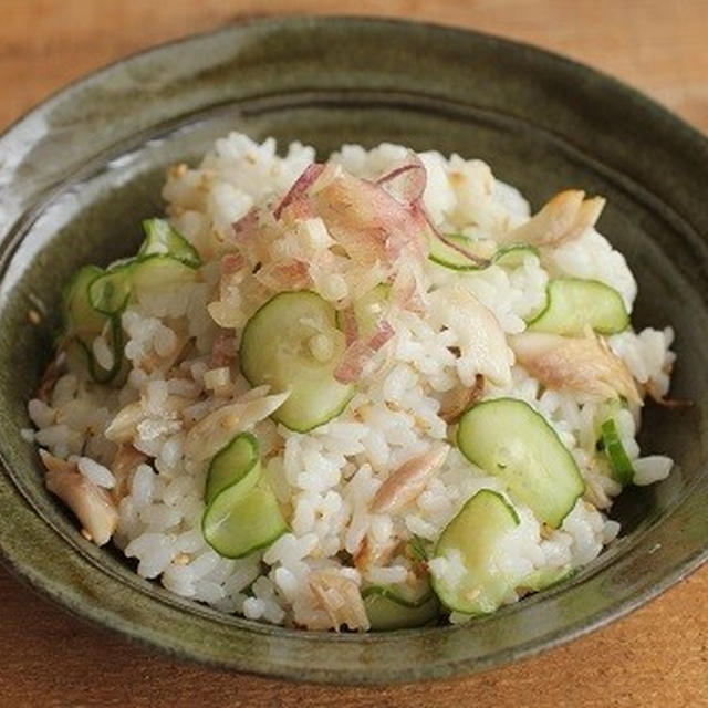 夏バテにさっぱりご飯♪アジの干物ときゅうりの混ぜ寿司