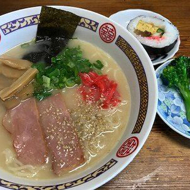 豚骨ラーメン。きなこの寝相
