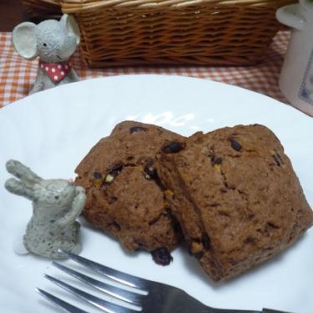 ちょっぴりお知らせと、チョコレートスコーン作りました！