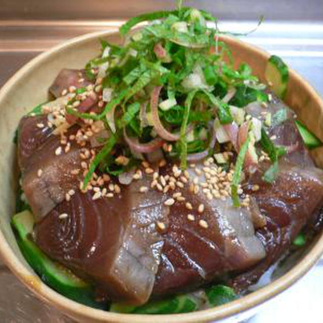 初鰹の漬け丼 柚子コショウ風味