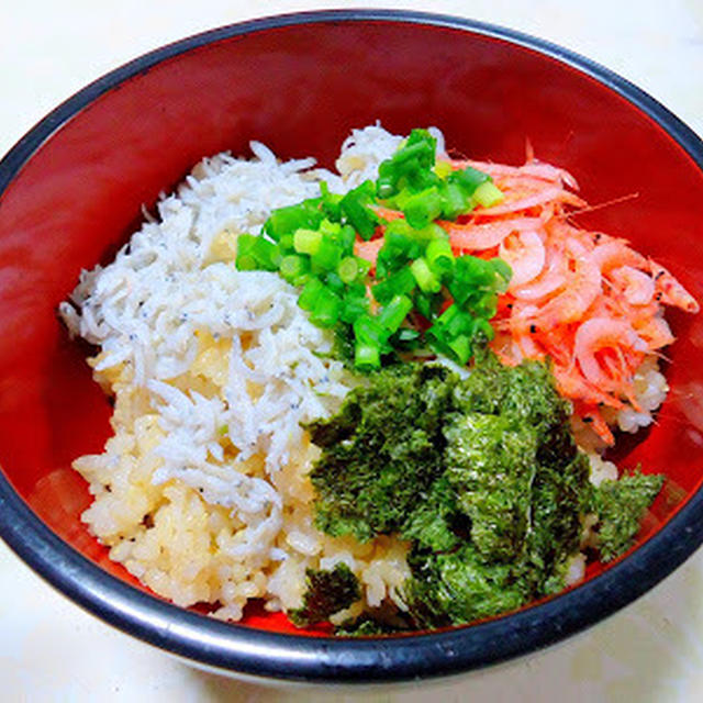 " 釜揚げしらすと生桜えび丼 " 