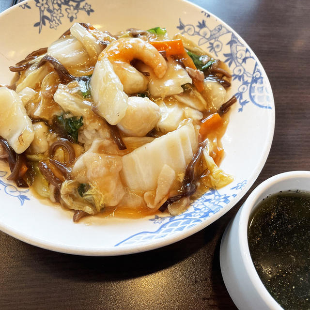 中華丼と小籠包3個をお昼に食べる 〜バーミヤン〜