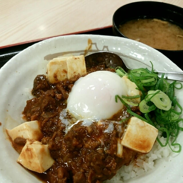 お肉ごろごろ！松屋の四川風麻婆豆腐丼