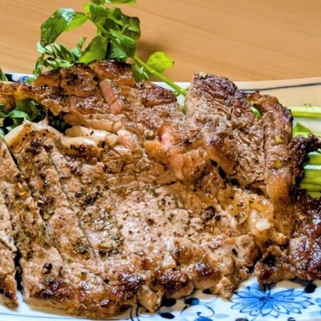 【Picard （ピカール）】フランス産のシャロレ牛のステーキはうまい
