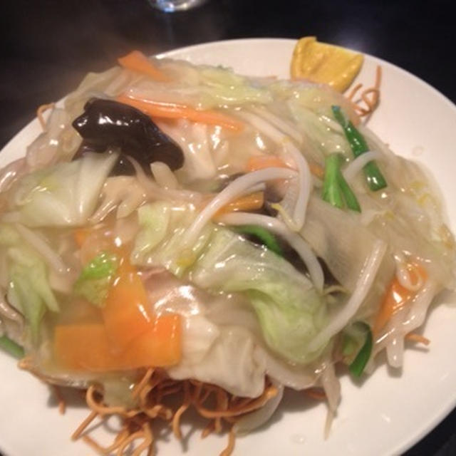 【尾山台】 あらき　街の中華料理店　野菜たっぷり餡のカタヤキソバ　500円の定食