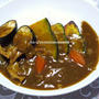 ＜グリル野菜のとろりんカレー＞と＜カゴメ「こくみトマト」でシーザーサラダ風＞