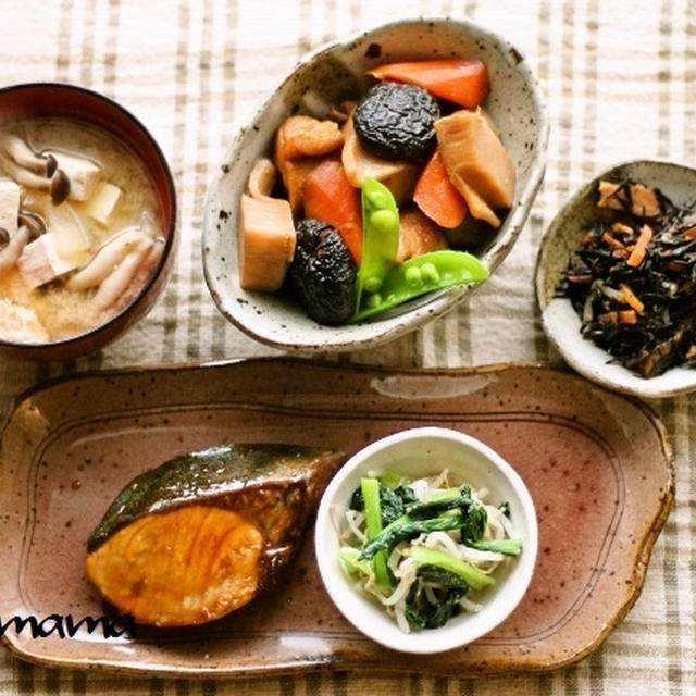 ササミスティック弁当　/ ブリのハチミツ照り焼き