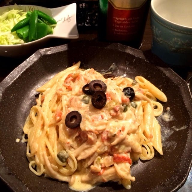 スモークサーモンのカルボナーラパスタ柚子胡椒風味