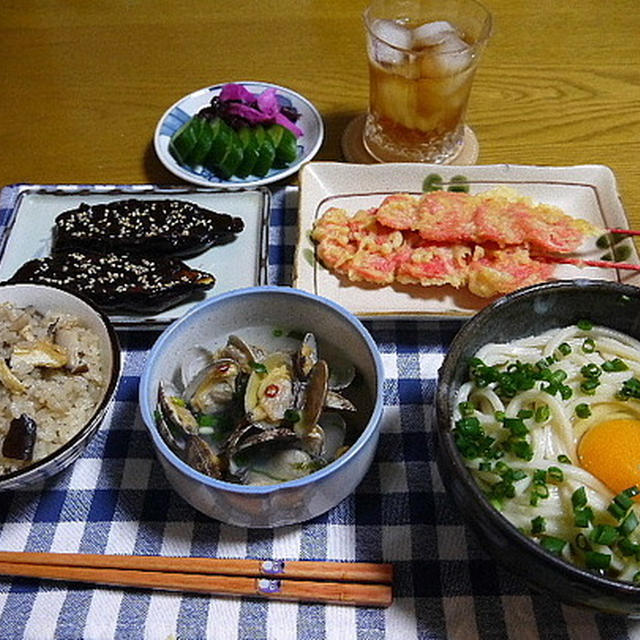【夕食】釜玉うどん・きのこの炊き込みごはん・あさりの酒蒸し…