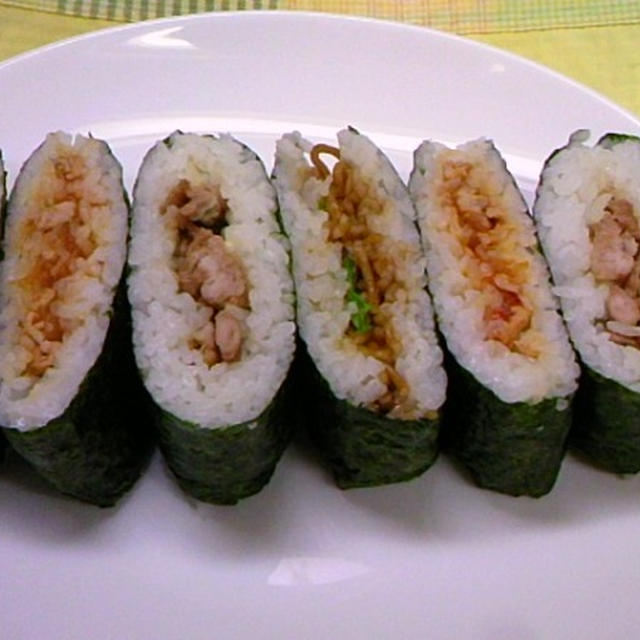 今日のお昼ごはん　　～おにぎらず～