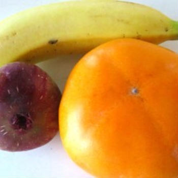 柿とまだある無花果を皮ごと食べる方法