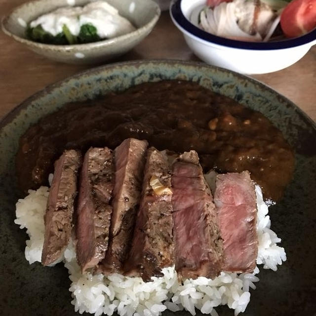 ステーキカレーライスの朝ごはん