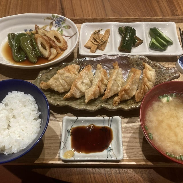 【献立】納豆揚げ餃子、ピーマンとちくわの焼き浸し、お漬物、豆腐のお味噌汁