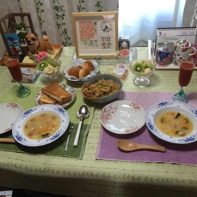 シチューとリサイクルチャーハンで朝食