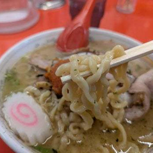 山形・南陽市の｢赤湯ラーメン 龍上海｣で熱々の辛味噌ラーメン