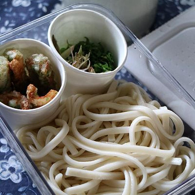 納豆うどんとちくわの磯辺揚げ弁当