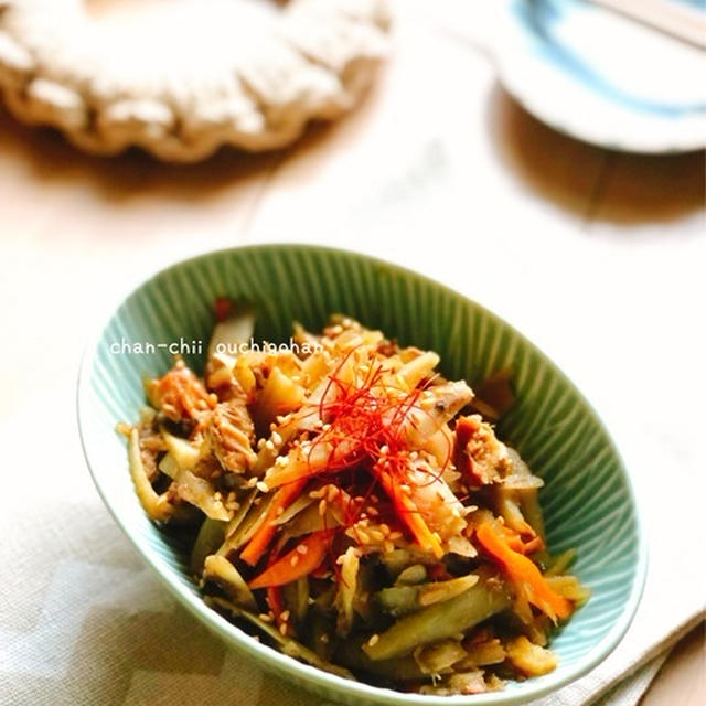 【レシピ】しっかり味でご飯に合う♡さば味噌缶で作るきんぴらごぼう♪ と 