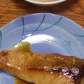 ぶりの照焼ともやしの梅かつお和え