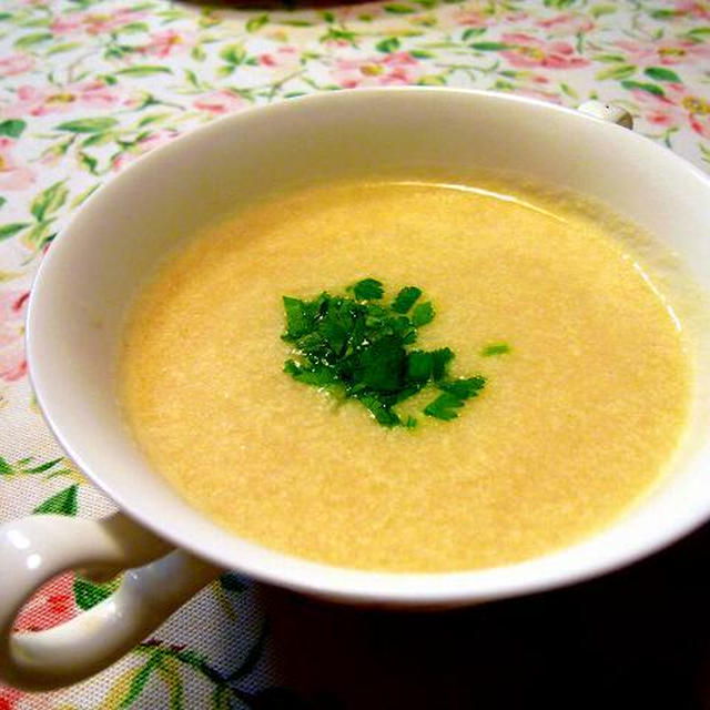 新たまねぎのスープ　豆乳仕立て