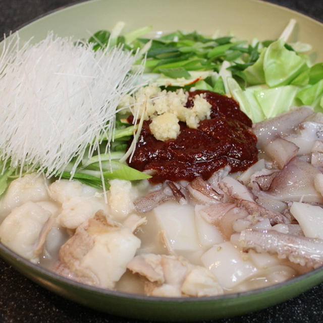 釜山式ナクチポックンを真似て。韓国風イカの辛い鍋