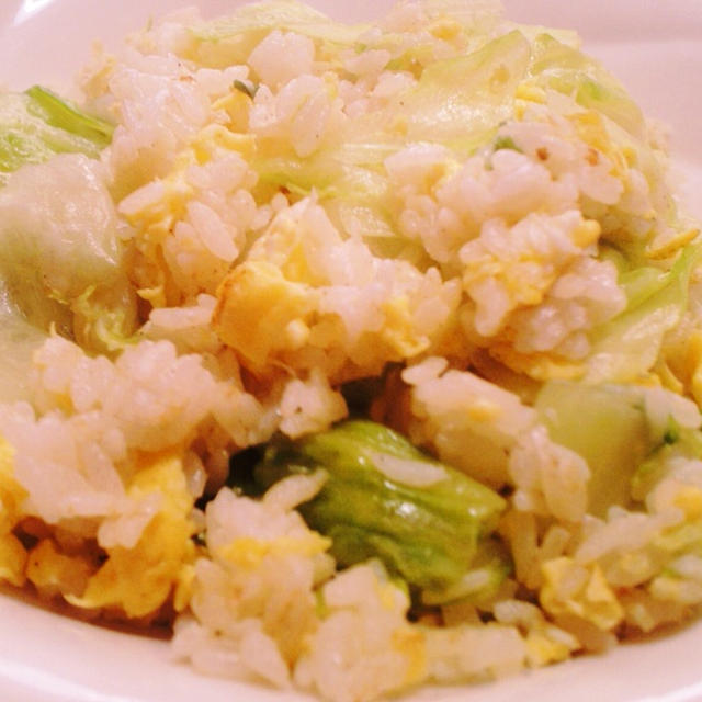 レタスと卵のチャーハン