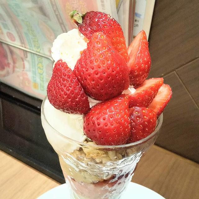 【おやつ☆デニーズへあまおうを食べに行ったよ♪】