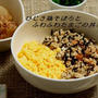 ひじき入り鶏そぼろとふわふわ卵の丼ごはん