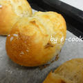 Recent Bread （最近焼いたレーズン酵母パン：　塩バターパン、オリーブパン他）