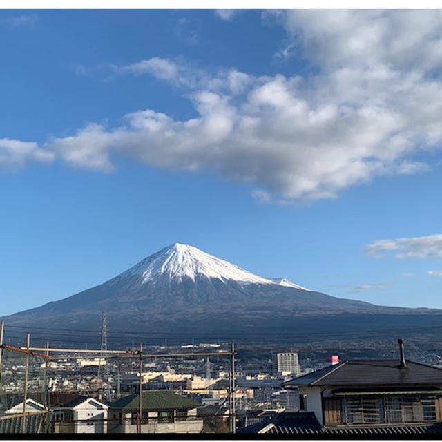 今朝の富士山は綺麗です　!!