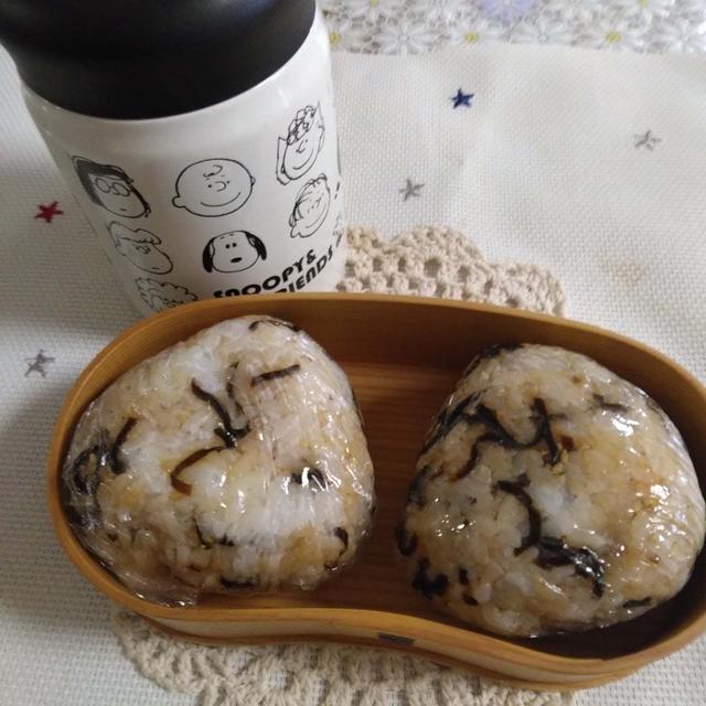 めんたい粉と塩こんぶのおにぎり〖おにぎり弁当〗  #平日お昼ご飯はお弁当or外食