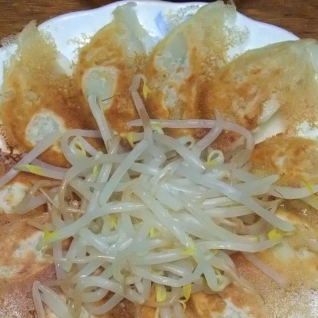 浜松風餃子とアボカドの塩コブ和え