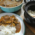 土鍋で炊いたご飯とチキンカレー