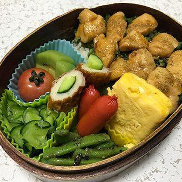 ささ身焼き鳥弁当。焼き餃子の晩御飯