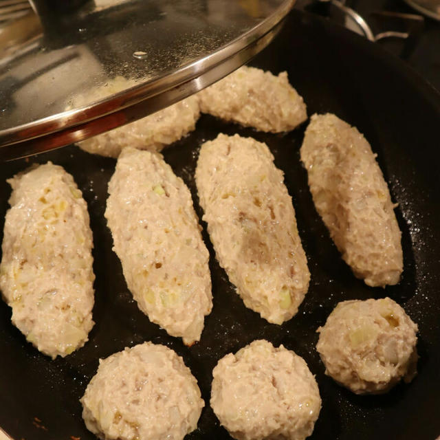 鶏のつくね弁当。