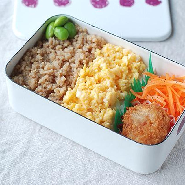 ◆２色鶏そぼろ弁当