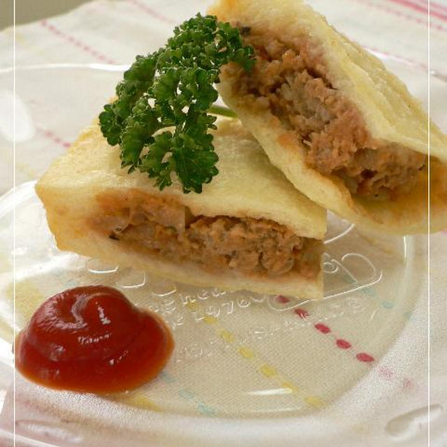 おやつにもおもてなし料理にもいいよ◎新玉ねぎとひき肉のサンド揚げパン◎