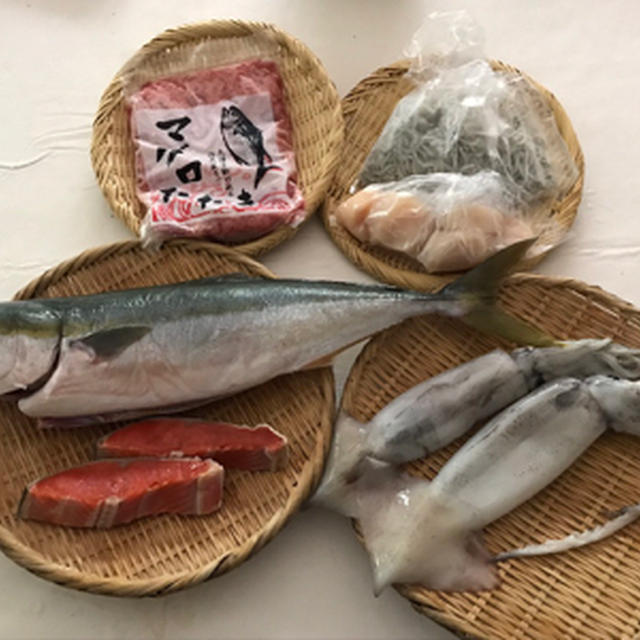 ８月の魚のお取り寄せ　♪烏賊・帆立・釜揚げしらす・海鮮三色丼♪