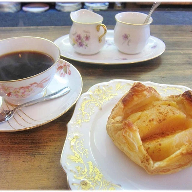 名店の珈琲と弘前のアップルパイ☆可否屋葡瑠満(コーヒーヤブルマン）