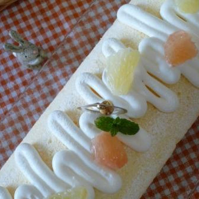 ロールケーキと、娘と一緒のお菓子作りと・・・。