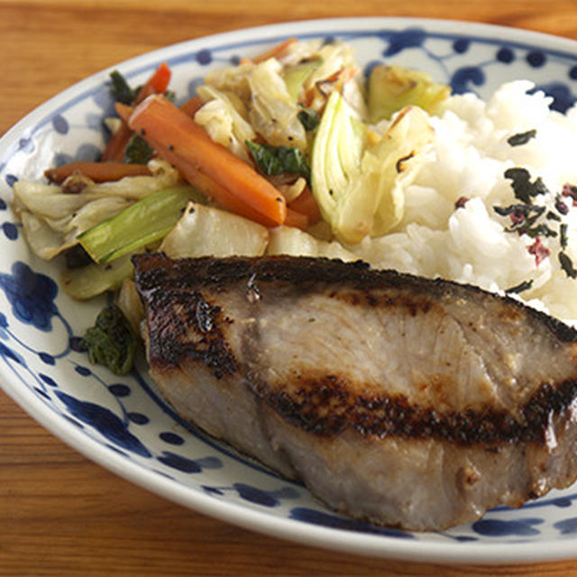 本日のワンプレートランチ〜鰤の塩麹漬、野菜炒め