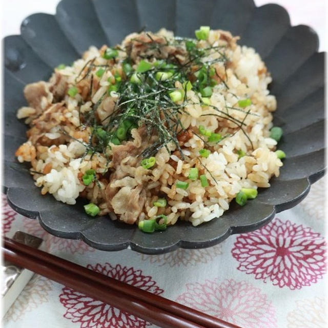 【レシピ】どうにでもなる海苔の佃煮の炊き込みご飯。と　お昼ごはん。　台所風景　今昔物語。