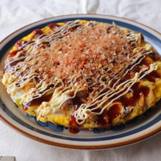 フライパンで大きく作る！お好み焼き風オープンオムレツ