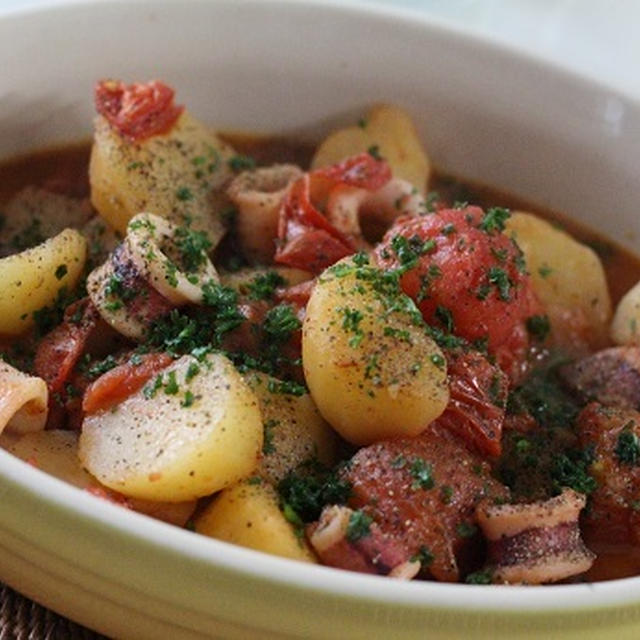 やりいかとじゃがいもとミニトマトの煮物 彡 By Mikirinさん レシピブログ 料理ブログのレシピ満載