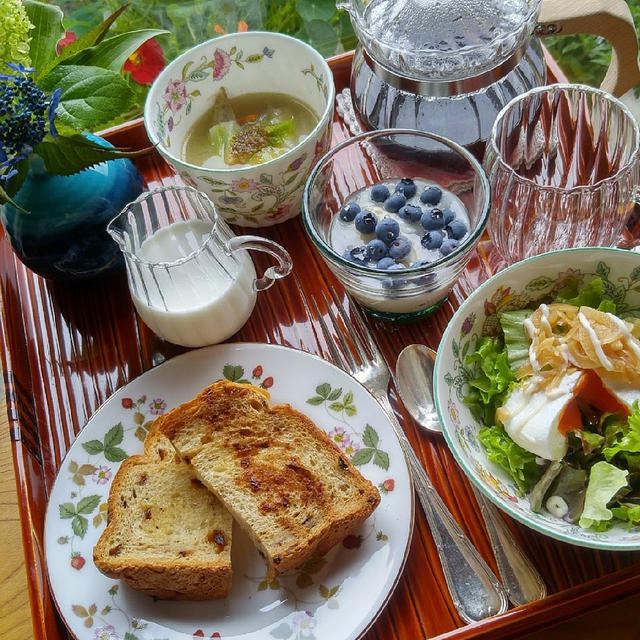 ＊夫婦の会話と父ちゃんの朝ごはん＊