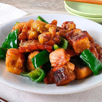 忙しい日にぴったり！作り置きできる鶏肉と鮭のカレー炒めレシピ