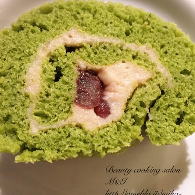 雛祭りのケーキは大人が喜ぶヘルシーお抹茶のロールケーキ♪