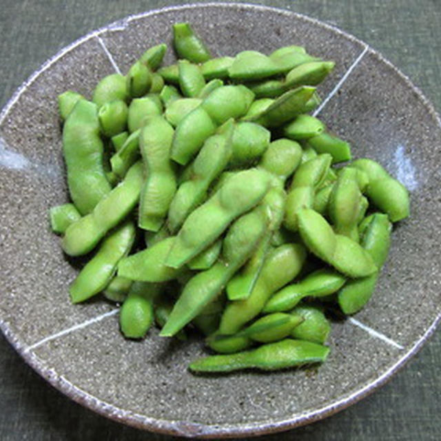 だだちゃ豆の塩茹でと本日の刺身