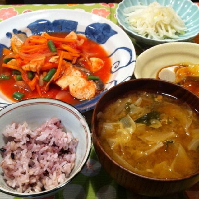 ルクエで鮭のトマト煮
