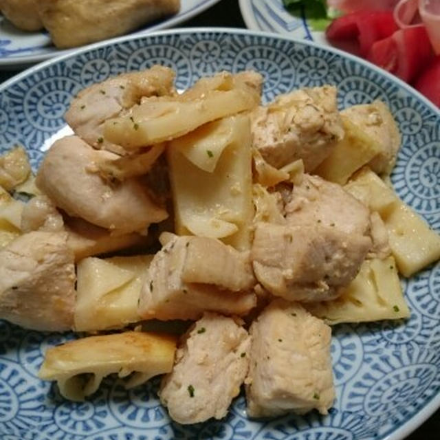 今が旬の淡竹と鶏肉のガーリック炒め